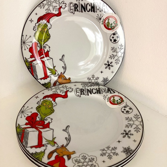 Set of 4 Grinch and Max Christmas dinner plates NEW - Picture 1 of 5